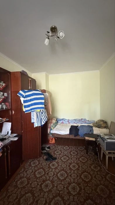 Продається квартира в напівособняку з міськими комунікаціями