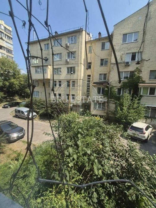No% Sale of 1-room apartment Luk'yanivska street Tatarka Contract