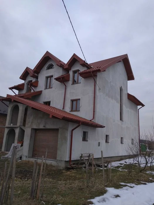 Продається сучасний будинок в передмісті Івано-Франківська