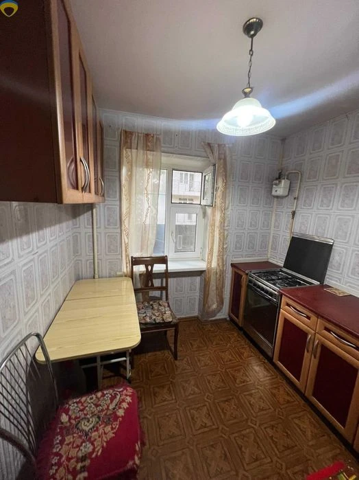 Продам 2х комнатную квартиру возле парка Победы