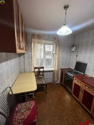 Продам 2х комнатную квартиру возле парка Победы