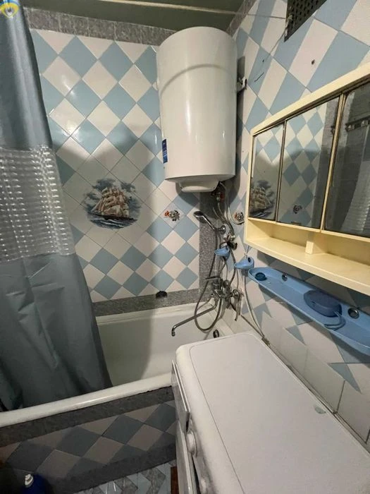 Продам 2х комнатную квартиру возле парка Победы