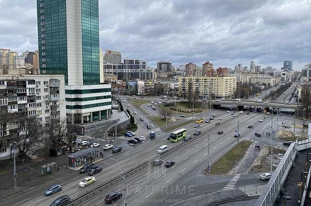 Продаж видової 1-кімнатної квартири ЖК Манхеттен сіті (Manha