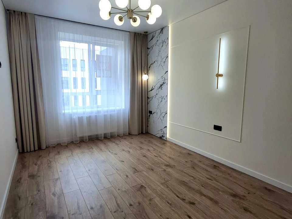 Квартира. Івано-Франківськ, Приозерна вул., (Будинок 35)
