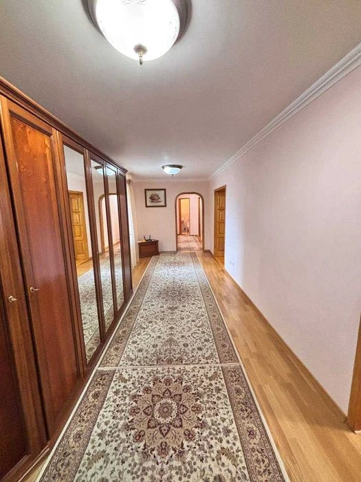 Продаж ЧОТИРИкімнатної квартири(  постанови)