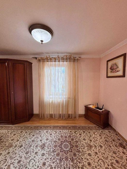 Продаж ЧОТИРИкімнатної квартири(  постанови)