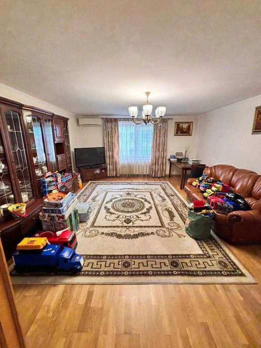 Продаж ЧОТИРИкімнатної квартири(  постанови)