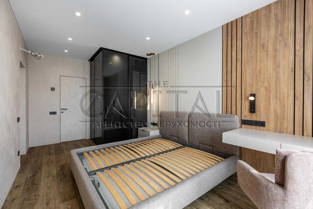 Продаж квартири з коморою 7.2м2 ЖК Славутич, метро Славутич,