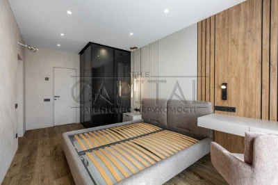 Продаж квартири з коморою 7.2м2 ЖК Славутич, метро Славутич,