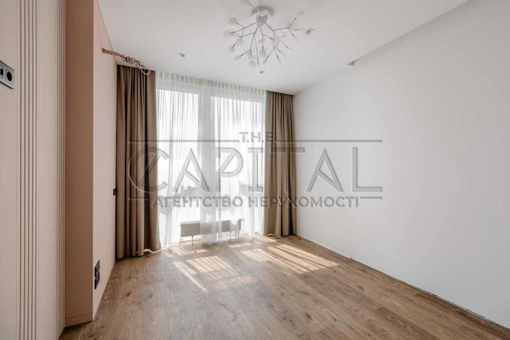 Продаж квартири з коморою 7.2м2 ЖК Славутич, метро Славутич,