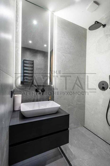 Продаж квартири з коморою 7.2м2 ЖК Славутич, метро Славутич,