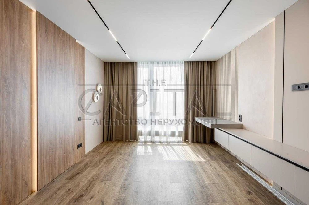 Продаж квартири з коморою 7.2м2 ЖК Славутич, метро Славутич,