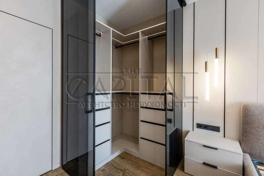 Продаж квартири з коморою 7.2м2 ЖК Славутич, метро Славутич,