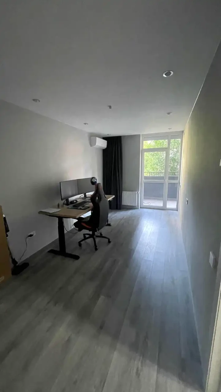 Продажа квартиры 2-комн. 56 м² 2/16 эт.
