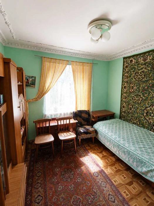 У продажу простора 3 кімнатна квартира на вул. Ільфа і Петро