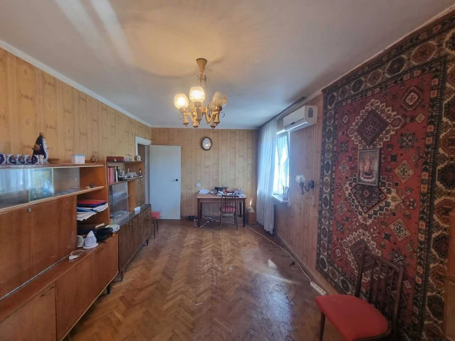 2,5 % комісія продам 2 кім квартиру вул Шалімова 29