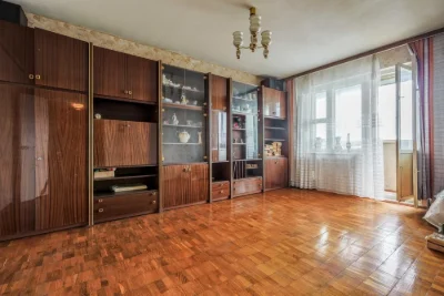 Продам 3х кімнатну квартиру під ремонт