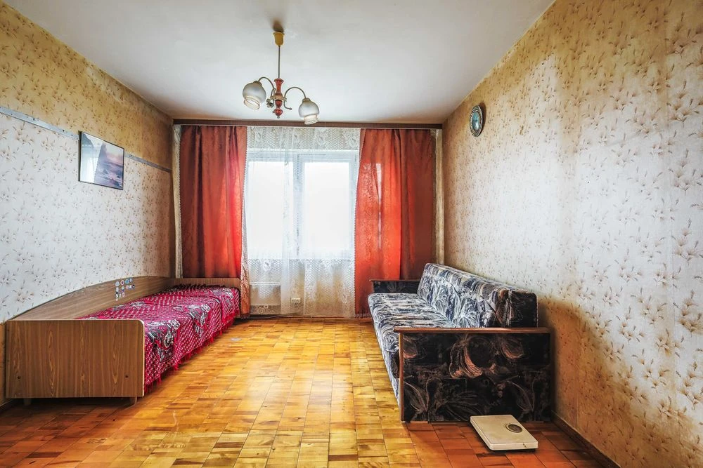 Продам 3х кімнатну квартиру під ремонт