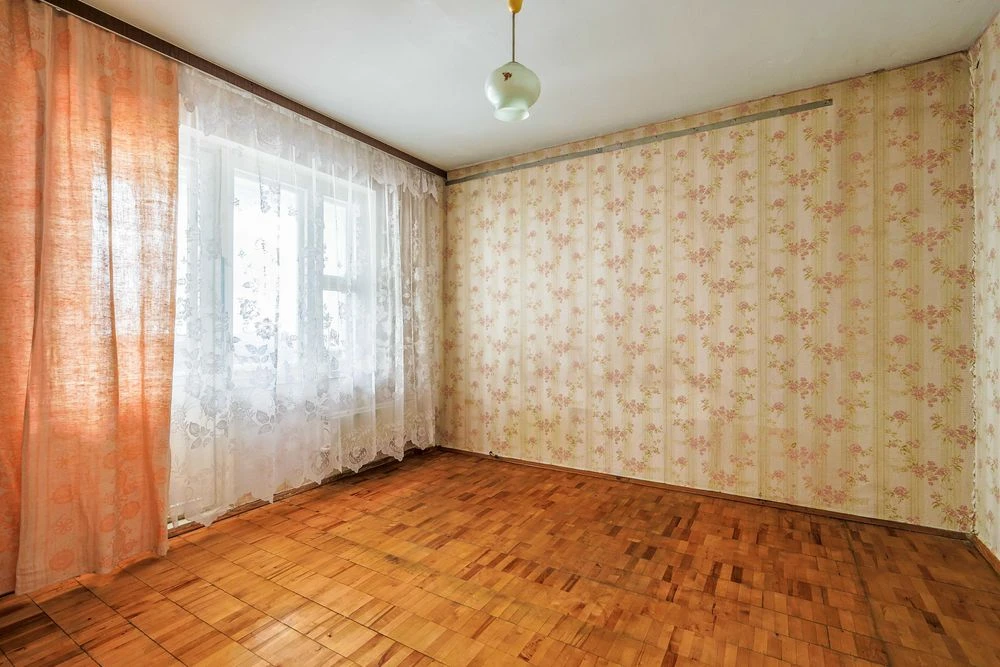 Продам 3х кімнатну квартиру під ремонт
