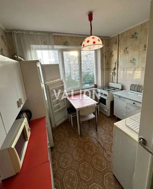 Продаж 3-к квартири просп. Володимира Івасюка 44
