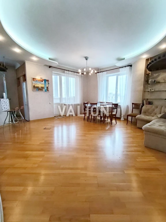 Продаж 4-к квартири вул. Срібнокільська 14а. м.Позняки