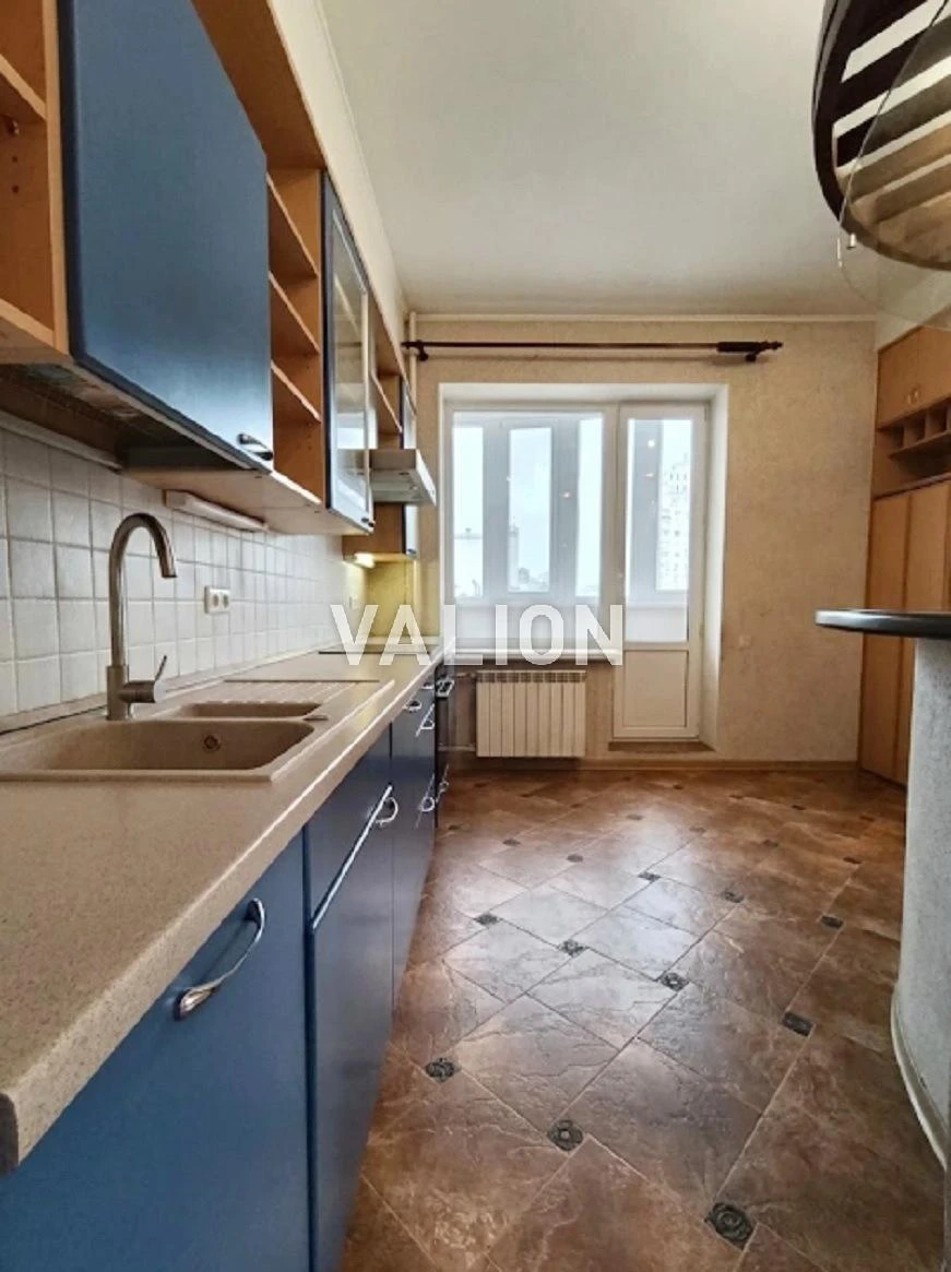 Продаж 4-к квартири вул. Срібнокільська 14а. м.Позняки