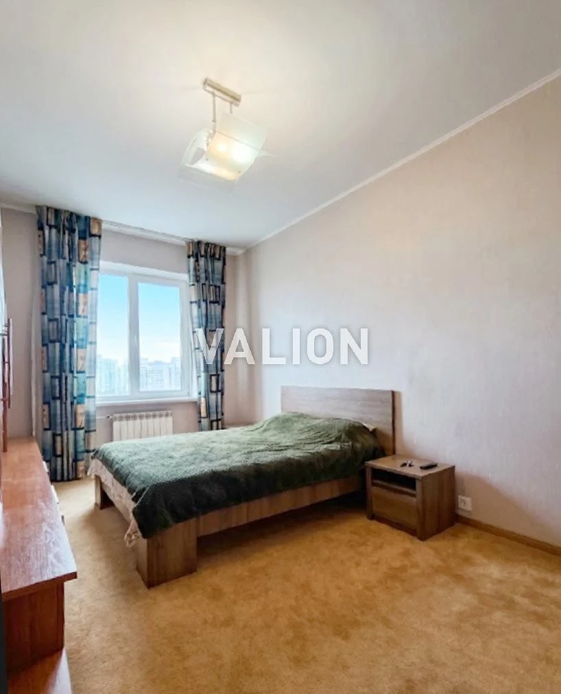 Продаж 4-к квартири вул. Срібнокільська 14а. м.Позняки