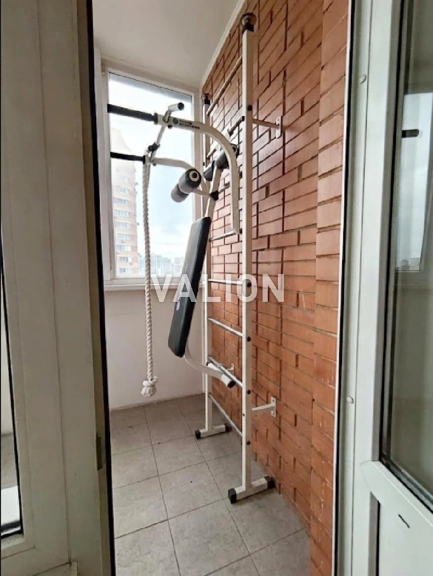 Продаж 4-к квартири вул. Срібнокільська 14а. м.Позняки
