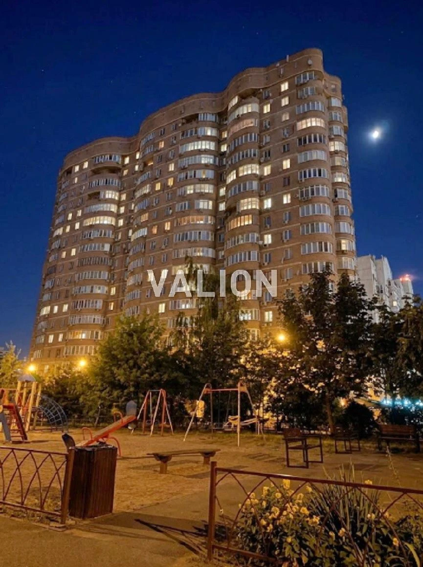 Продаж 4-к квартири вул. Срібнокільська 14а. м.Позняки
