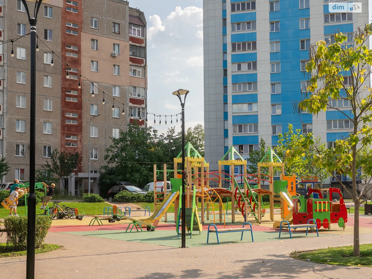 Продаж Квартира Масани