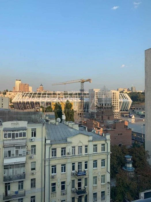 У продаж пропонується світла квартира з сучасним ремонтом Ве