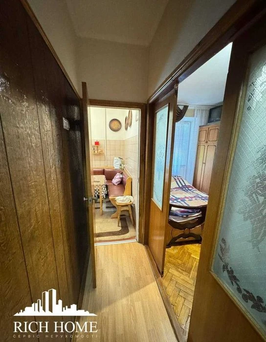 Продаж 2к квартири, вул. Маккейна, 10. Печерськ, м Либідська