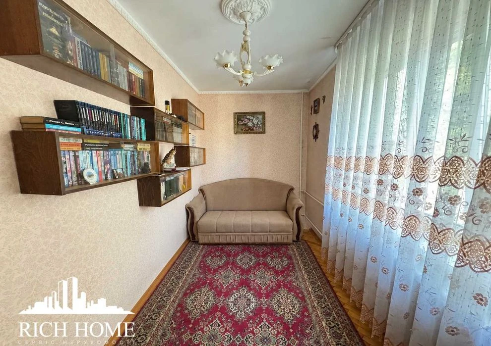 Продаж 2к квартири, вул. Маккейна, 10. Печерськ, м Либідська