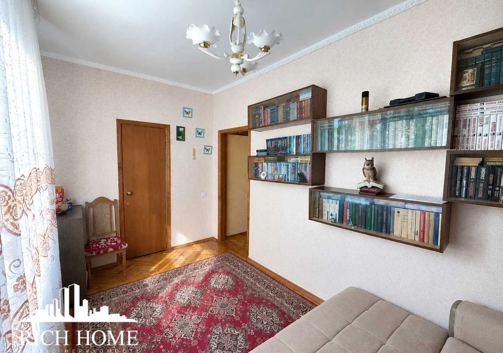 Продаж 2к квартири, вул. Маккейна, 10. Печерськ, м Либідська
