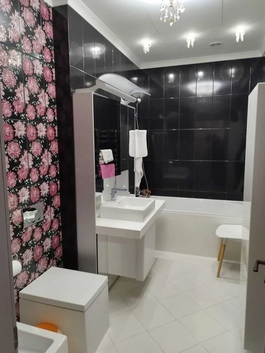 Продам квартиру в ЖК "Славия". Авторский ремонт.