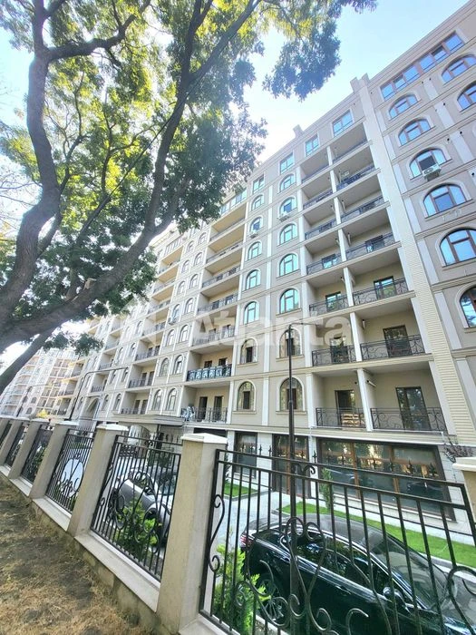 Однокімнатна квартира в зданому ЖК Авіньйон .
