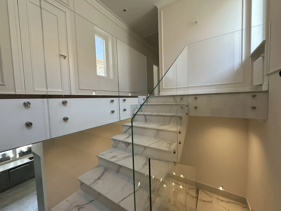 Sauvignon. House 350 sq.m. The plot is 10 acres. 5-7 minutes walk to the sea