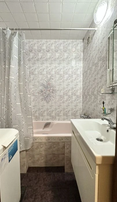 I will sell 4 square meters. 120 m2 with a sauna in a brick house on Osennyaya Kosio Street