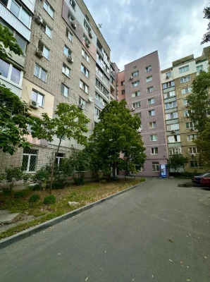 I will sell 4 square meters. 120 m2 with a sauna in a brick house on Osennyaya Kosio Street