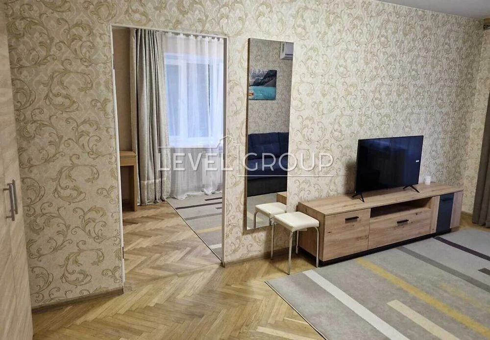 Продаж 2-кімнатної квартири з ремонтом  вул. Петра Радченка,