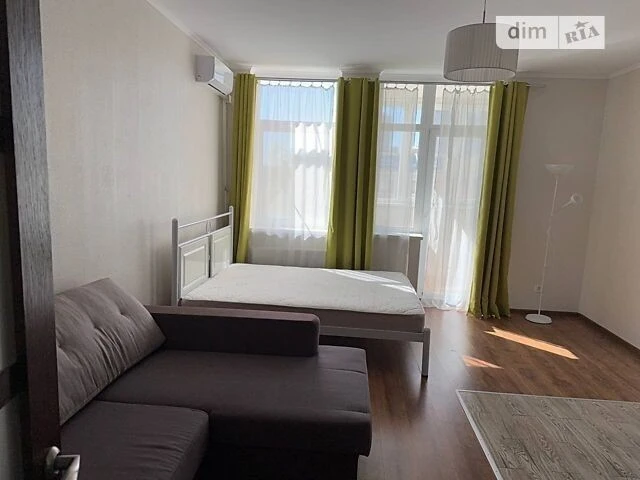 Продаж 1к квартири 37.3 кв. м на вул. Сім'ї Кульженків 31А •
