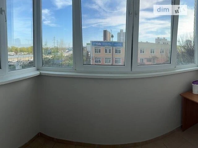 Продаж 1к квартири 37.3 кв. м на вул. Сім'ї Кульженків 31А •