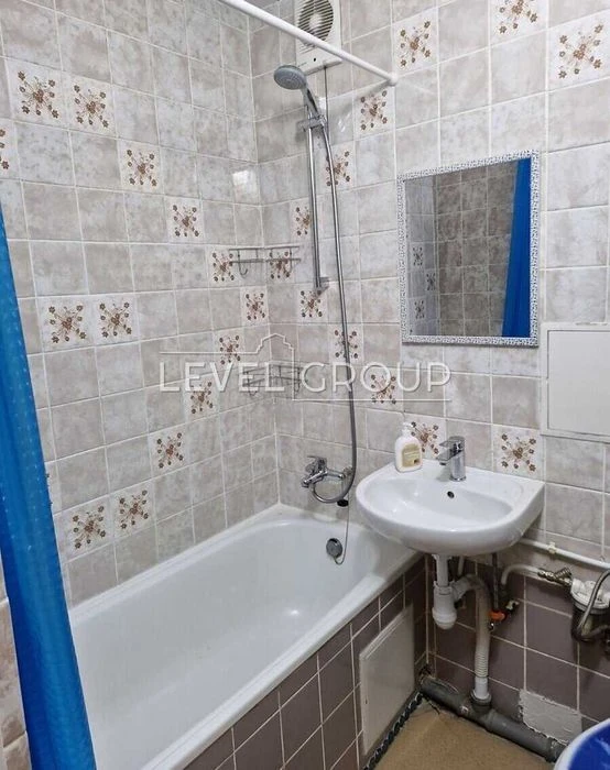 Продаж 2-кімнатної квартири з ремонтом  вул. Петра Радченка,
