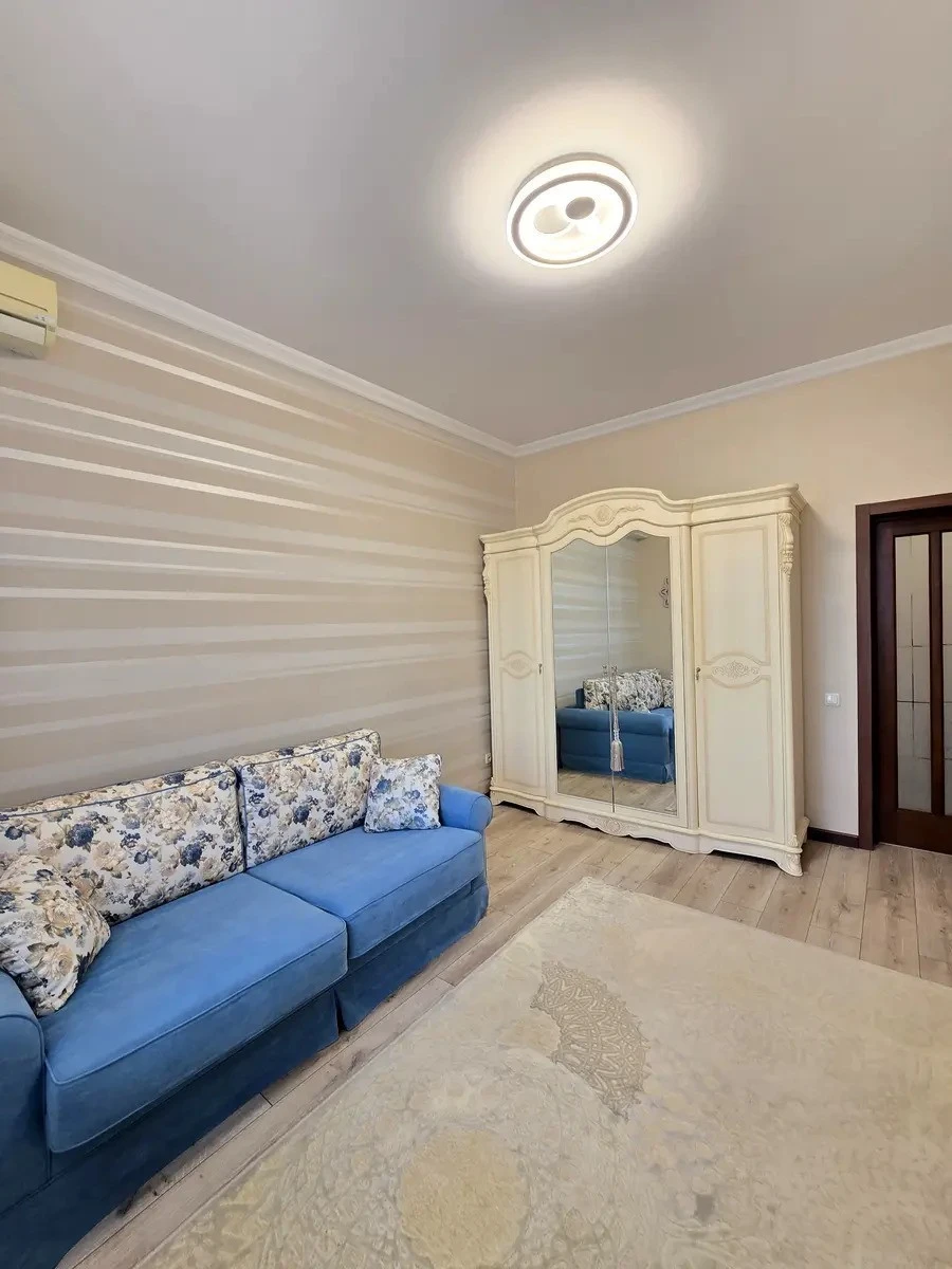 3-room apartment for sale 94 m², Heroes of Stalingrad Avenue.