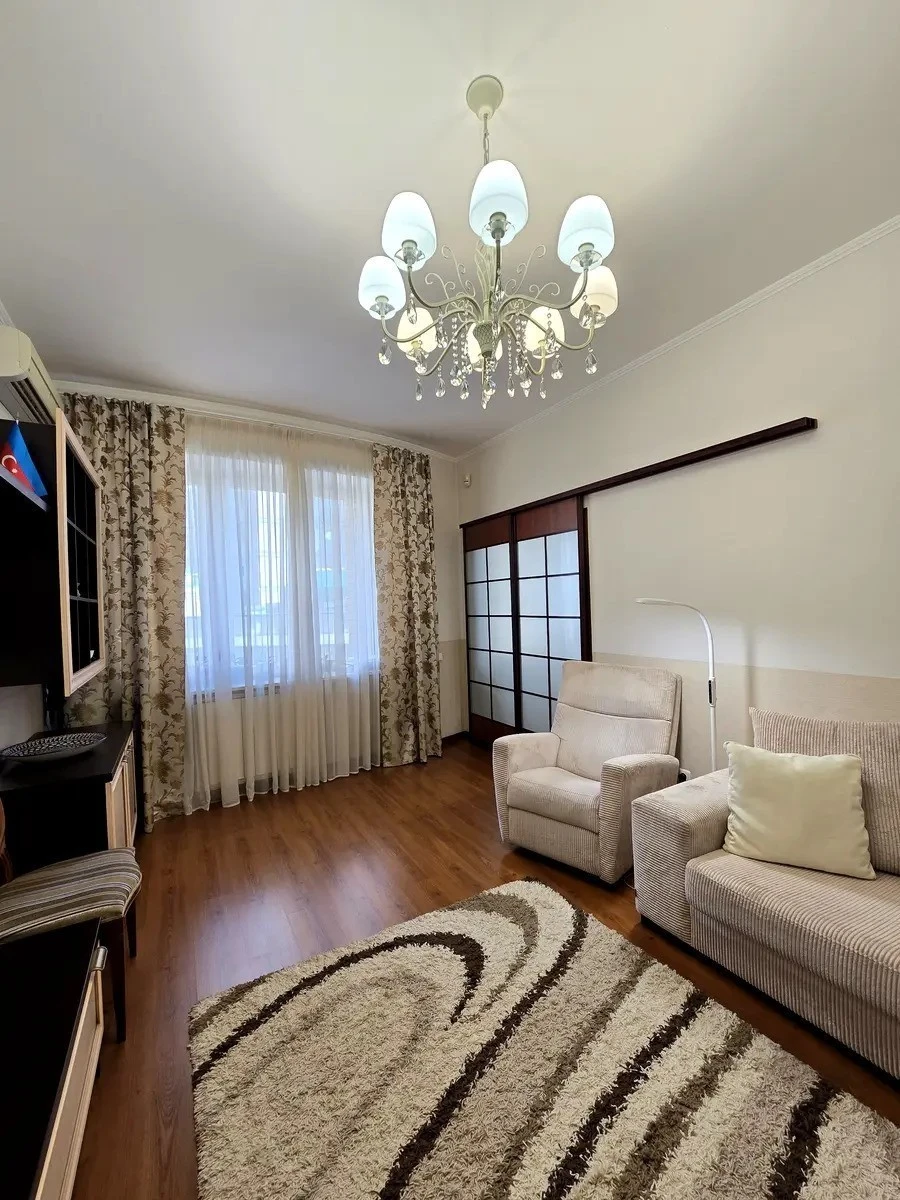 3-room apartment for sale 94 m², Heroes of Stalingrad Avenue.