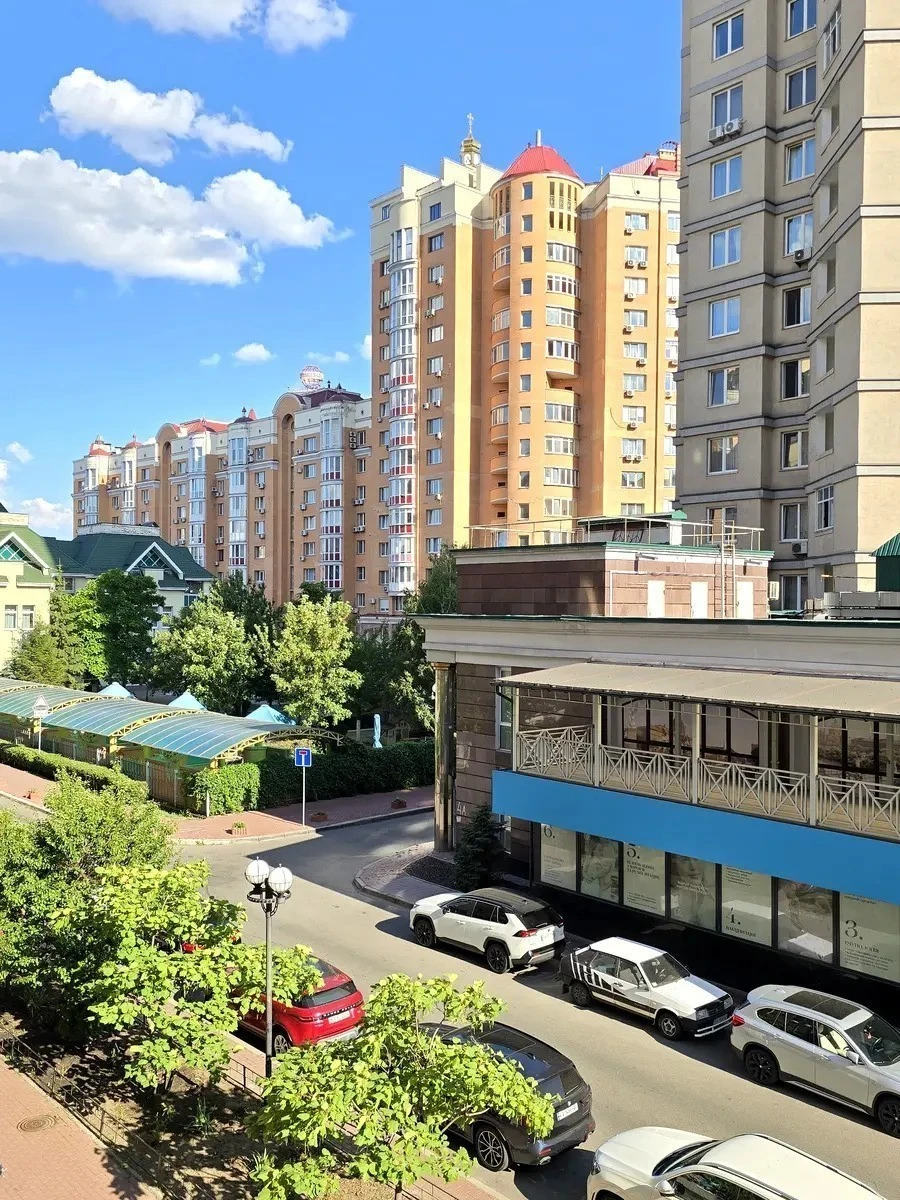 3-room apartment for sale 94 m², Heroes of Stalingrad Avenue.