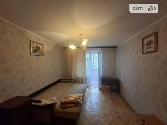 Здам в оренду кімнату на вул. Симиренка 5, кв. 303 довгостро