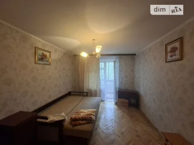 Здам в оренду кімнату на вул. Симиренка 5, кв. 303 довгостро