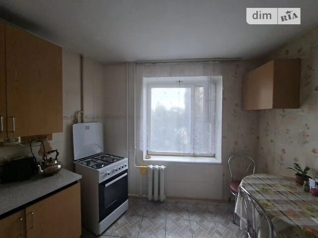 Здам в оренду кімнату на вул. Симиренка 5, кв. 303 довгостро