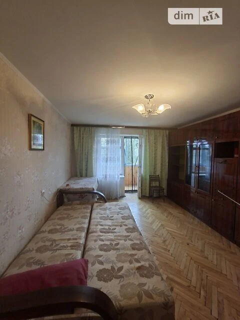 Здам в оренду кімнату на вул. Симиренка 5, кв. 303 довгостро